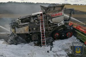 23.08.2021 - 14:10 // Feuer groß - Mähdrescherbrand